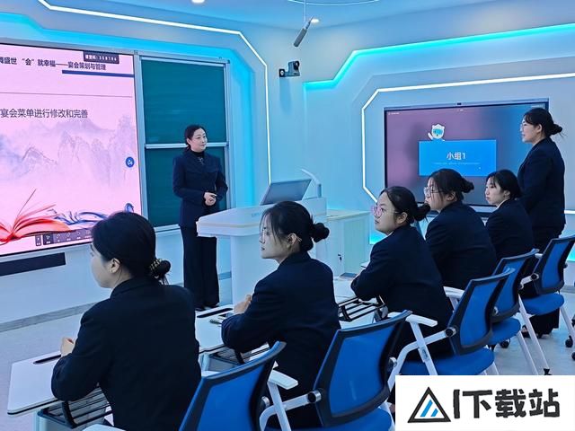 用活AI，这所职业院校如何“开荒”？