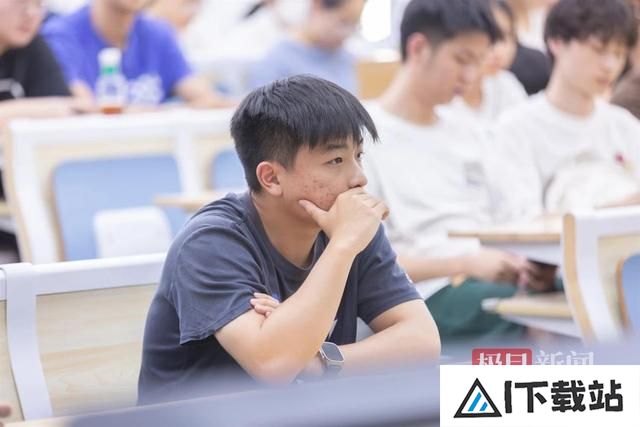 本科就在人工智能顶级会议发表论文,他从江大直博香港科技大学 本科就在人工智能顶级会议发表论文,他从江大直博香港科技大学