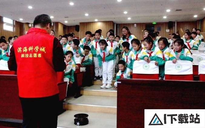 “滨海科学城”——人工智能机器人科技志愿服务走进欣嘉园实验小学 “滨海科学城”——人工智能机器人科技志愿服务走进欣嘉园实验小学