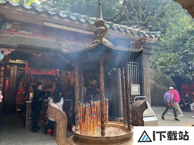 当蔡国强“指导”AI创作:灵魂扫描,灵**集 当蔡国强“指导”AI创作:灵魂扫描,灵**集