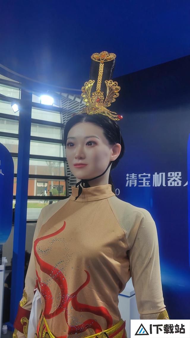 实探“互联网之光”博览会:人工智能拓展生活应用新场景、特设低空经济专区 实探“互联网之光”博览会:人工智能拓展生活应用新场景、特设低空经济专区