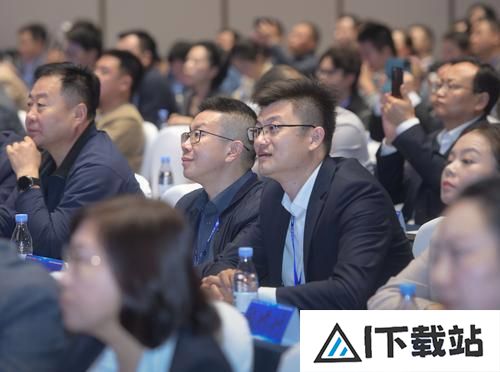 重庆发布三年行动计划:建设“人工智能+”创新城市 算力核心产业规模达到1500亿元 重庆发布三年行动计划:建设“人工智能+”创新城市 算力核心产业规模达到1500亿元