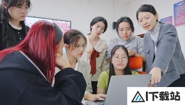 “重生”之我是李清照?中南大学女教授的AI创作火了 “重生”之我是李清照?中南大学女教授的AI创作火了