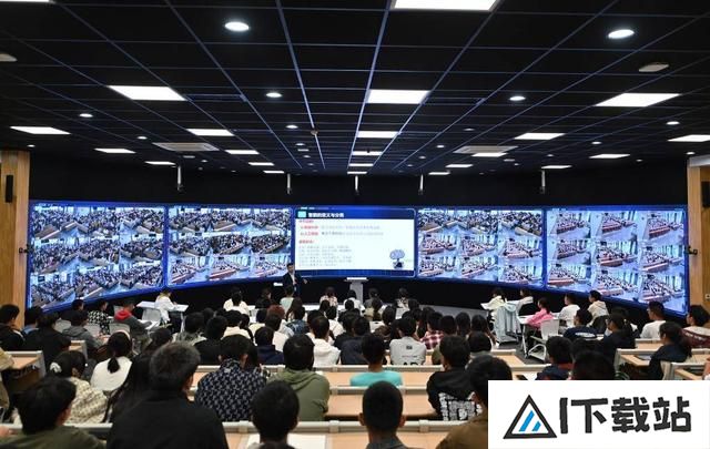 AI走进生活丨人工智能,高校“人人皆学”? AI走进生活丨人工智能,高校“人人皆学”?