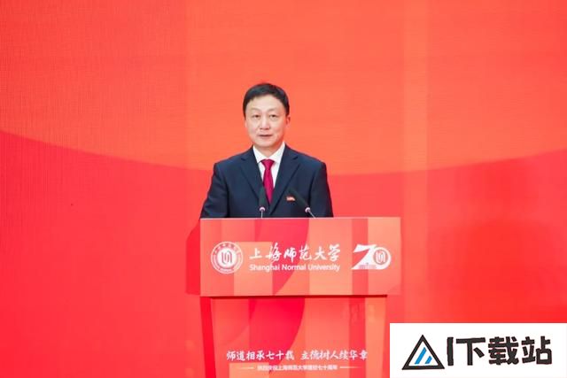 AI时代,教师是否到了要退出历史舞台的时刻?70岁的TA回答…… AI时代,教师是否到了要退出历史舞台的时刻?70岁的TA回答……