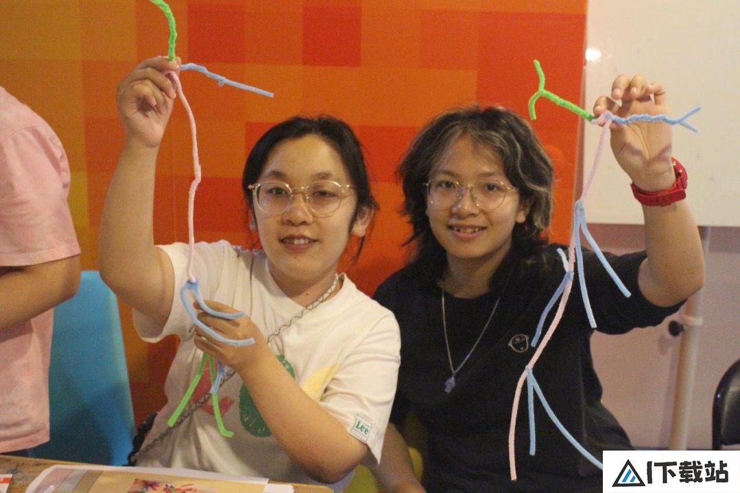 青春华章|开展脑科学、人工智能实践,我们为孤独症孩子编织科学梦 青春华章|开展脑科学、人工智能实践,我们为孤独症孩子编织科学梦