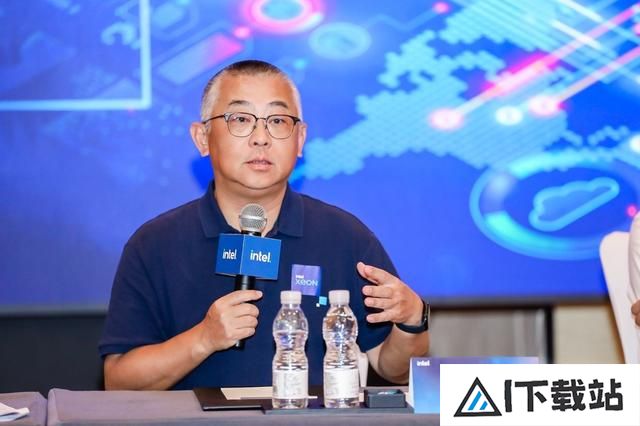 开放生态堆栈助力企业AI落地：英特尔开启人工智能未来之路