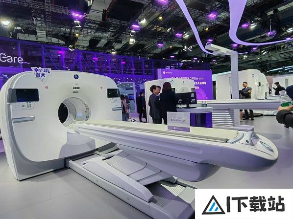 实探第七届进博会医疗器械展区首秀首展频现“AI+医疗”产品吸睛