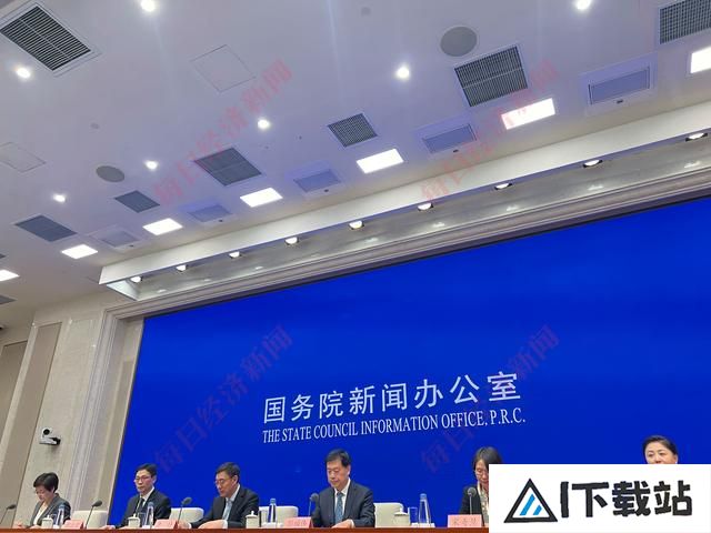 工信部答每经：将加快推动5G、人工智能等技术与冰雪装备器材融合创新，打造智能装备、智慧场馆