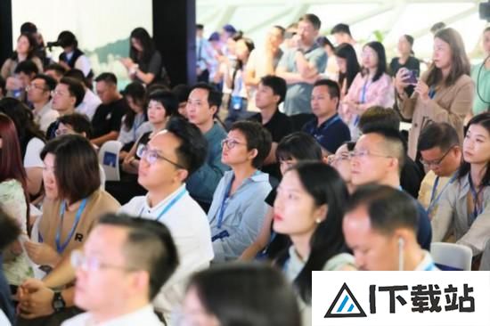 灵鹿未来AI设计平台暨行业大模型在深圳发布